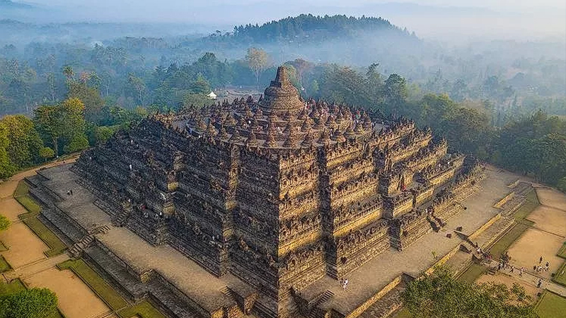 Misteri dan Keindahan Candi Borobudur: Warisan Dunia yang Menakjubkan